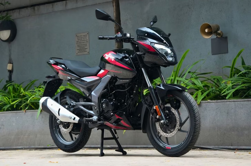 New Bajaj Pulsar 150 Launched in India at Rs 1.15 Lakh With New Engine, Three Ride Modes and TFT Dis