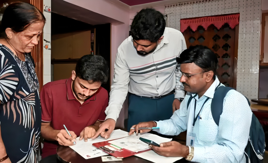 5 BLOs Suspended After BJP Worker Allegedly Found Photocopying 3,404 SIR Voter Forms in Navi Mumbai