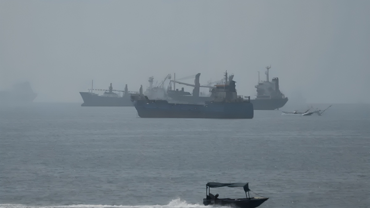 Hormuz Tensions Escalate as Iran Launches Missiles at US Bases in Jordan After Larak Island Strike