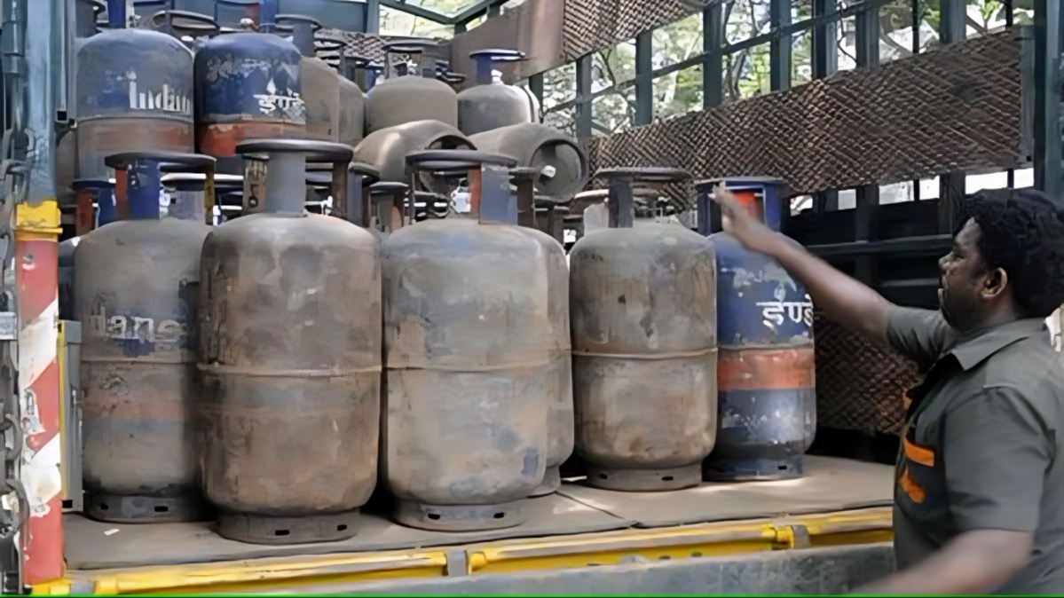 செப்டம்பர் 1 முதல் வணிக எல்பிஜி சிலிண்டர் விலை உயர்வு: சென்னையில் ரூ.2,916.50