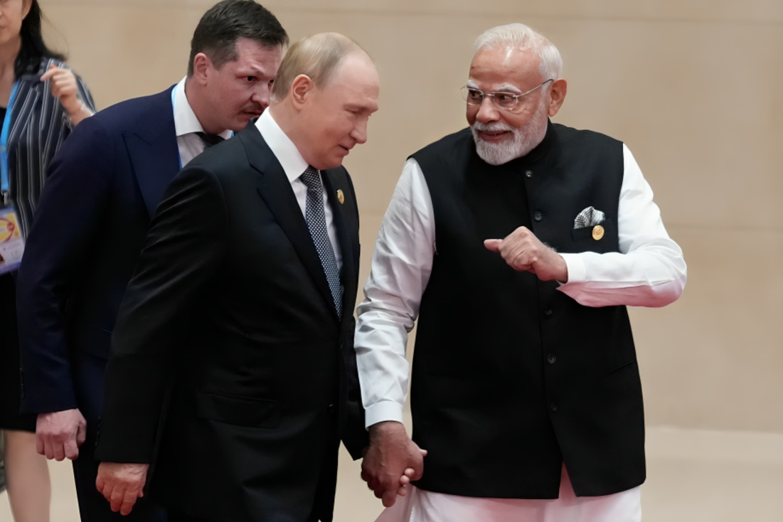 PM Modi Shares Warm Handshakes with Xi Jinping and Vladimir Putin at SCO Summit