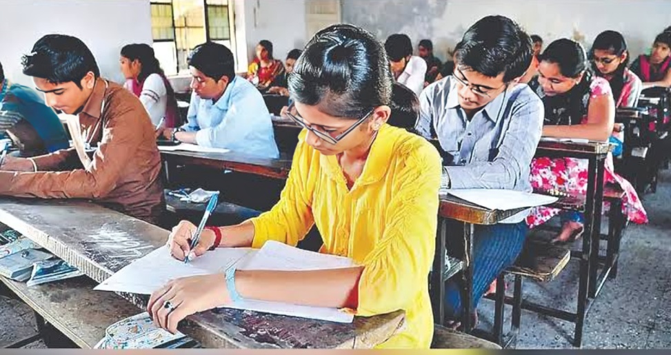 TISS Report Finds Teacher Shortages in Maths and Science in 35 Percent of Surveyed Schools