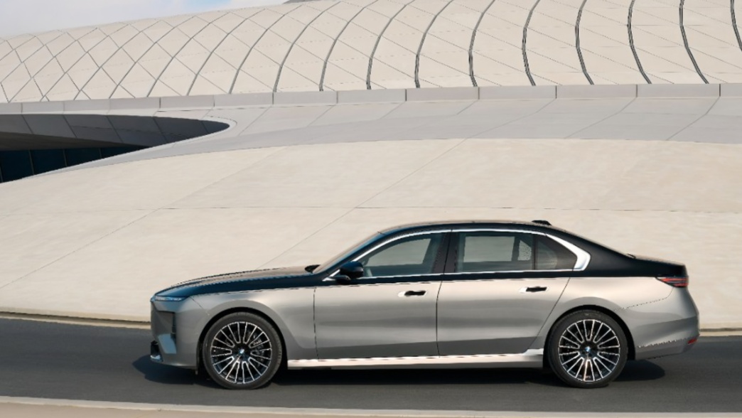 New BMW 7 Series and i7 Facelift India Launch Tomorrow: Expected Features, Powertrains and Price Det