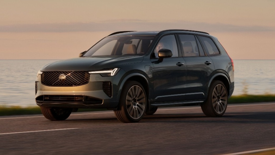 New Volvo XC60 and XC90 PHEVs Revealed With 41.2 kWh Battery and Longer Electric Range