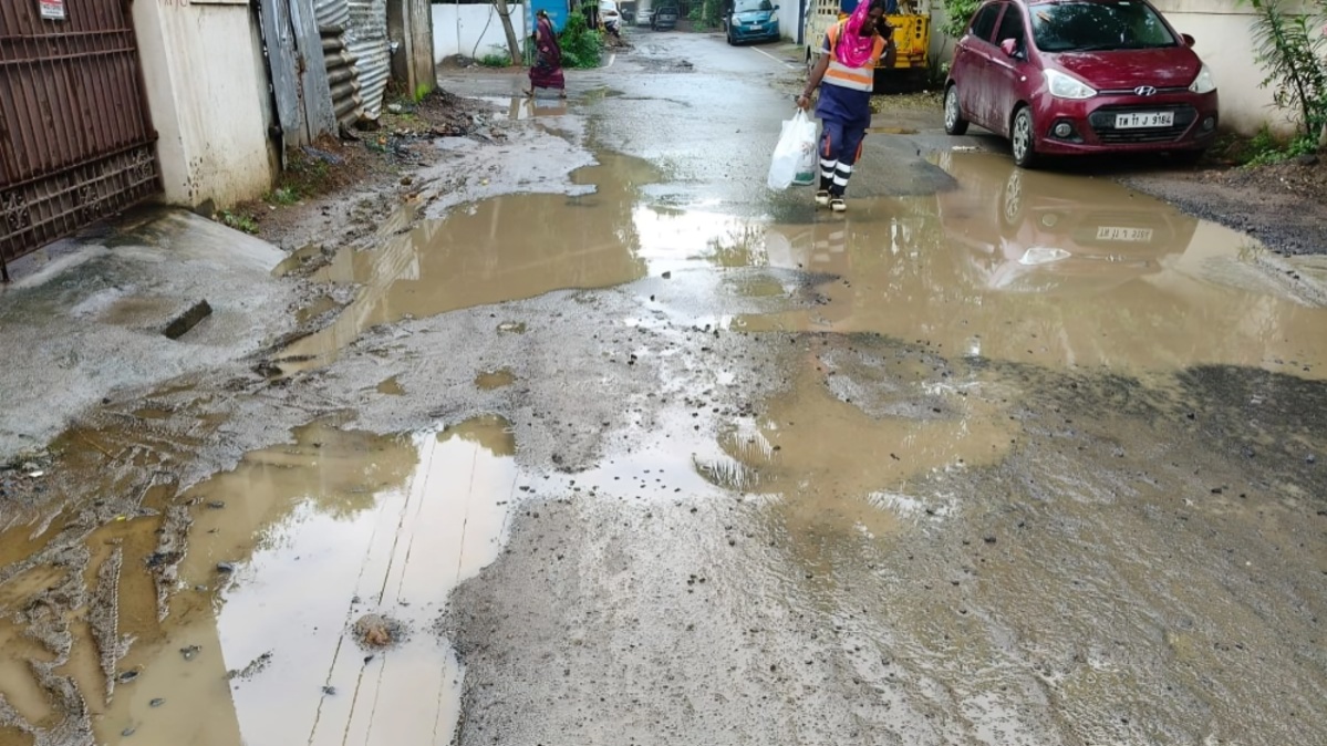 சென்னையில் கொட்டித்தீர்த்த கனமழை: குளமாக மாறிய சாலைகள், வாகன ஓட்டிகள் அவதி