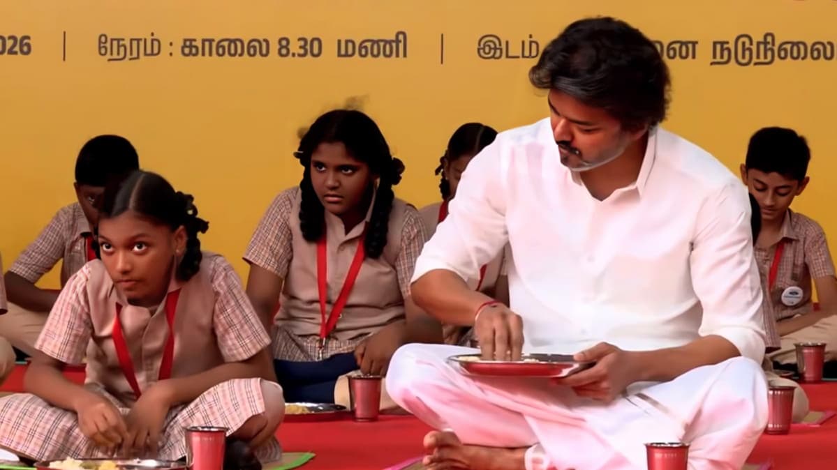 காமராஜர் காலை உணவுத் திட்ட விரிவாக்கம் தொடக்கம்: சென்னையில் மாணவர்களுடன் காலை உணவு சாப்பிட்ட முதல்வர