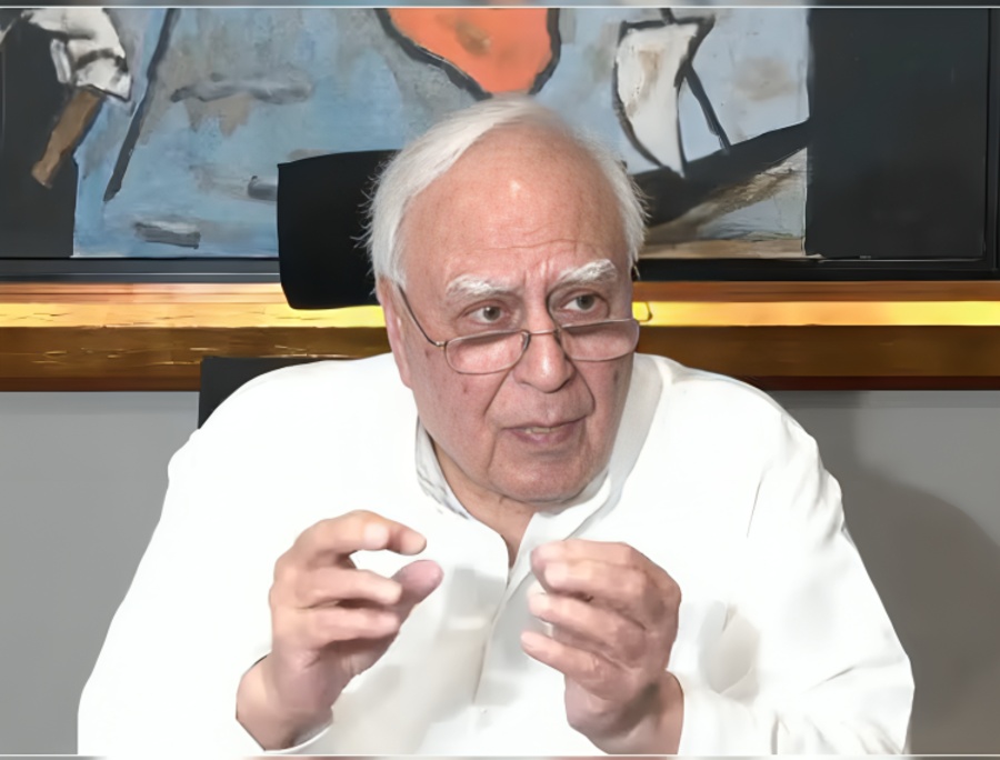 “Majority Not With Gyanesh Kumar”: Kapil Sibal Demands CEC’s Suspension and Halt to SIR