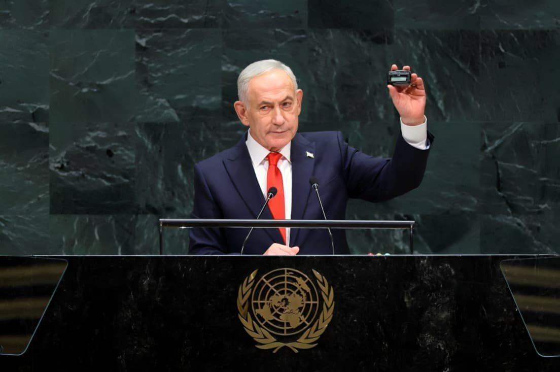 Netanyahu Faces Mass Walkout and Protests During UN Speech, Warns Iran of Political Change