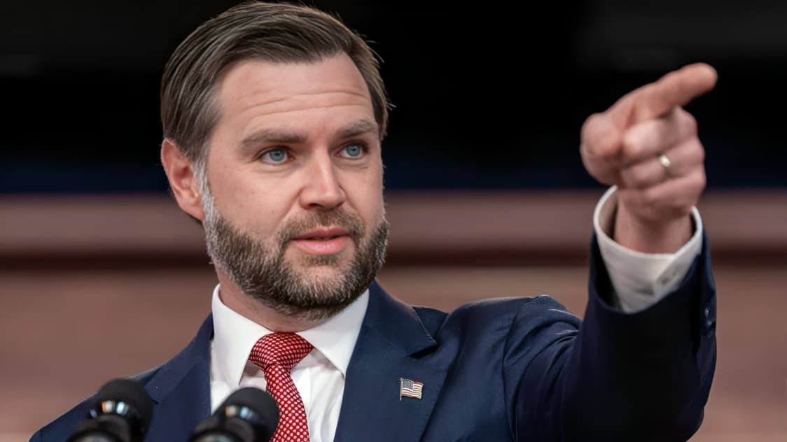 JD Vance Warns US Companies Over H-1B Hiring and Layoffs as New Rules Increase Scrutiny