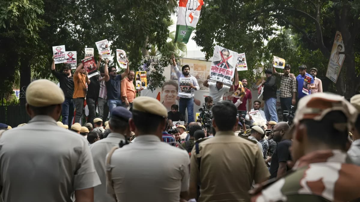 Congress Protests Against CEC Gyanesh Kumar as BJP Rejects Allegations