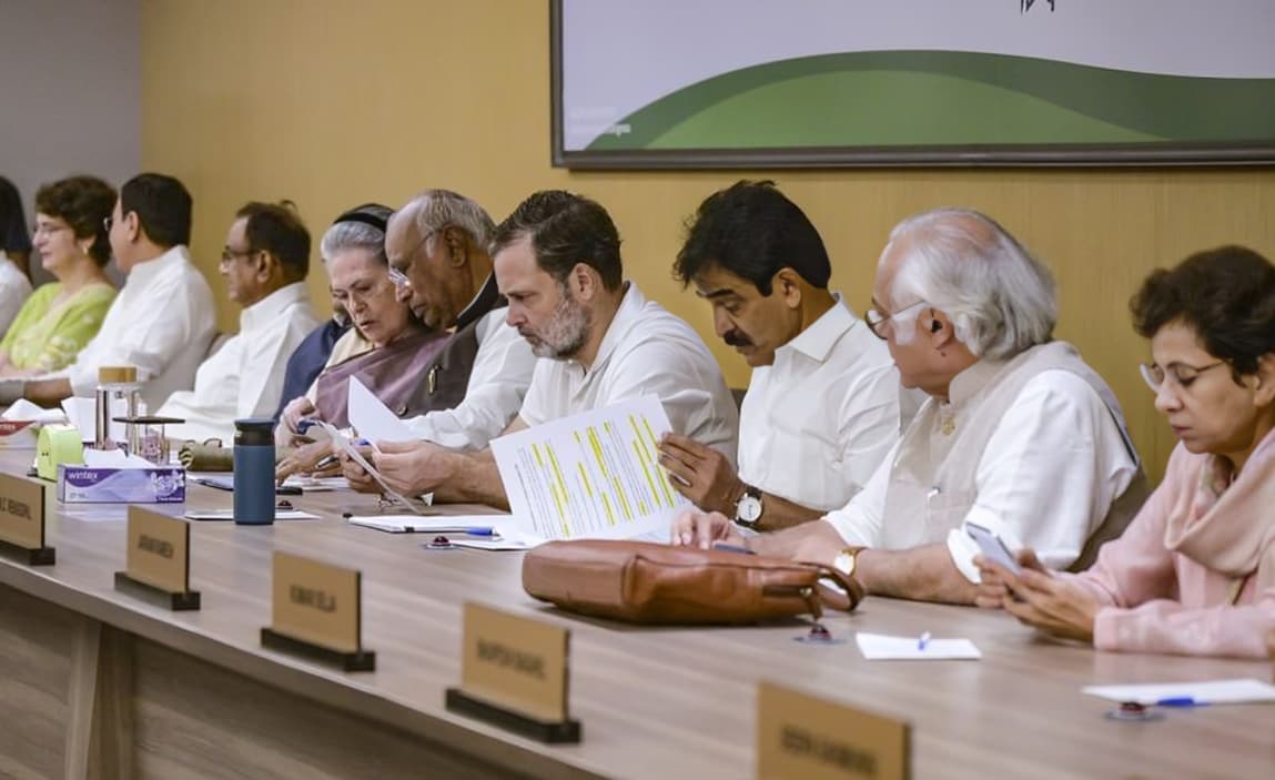 Congress CWC Demands Resignations of Modi, Shah and CEC Gyanesh Kumar Over SIR