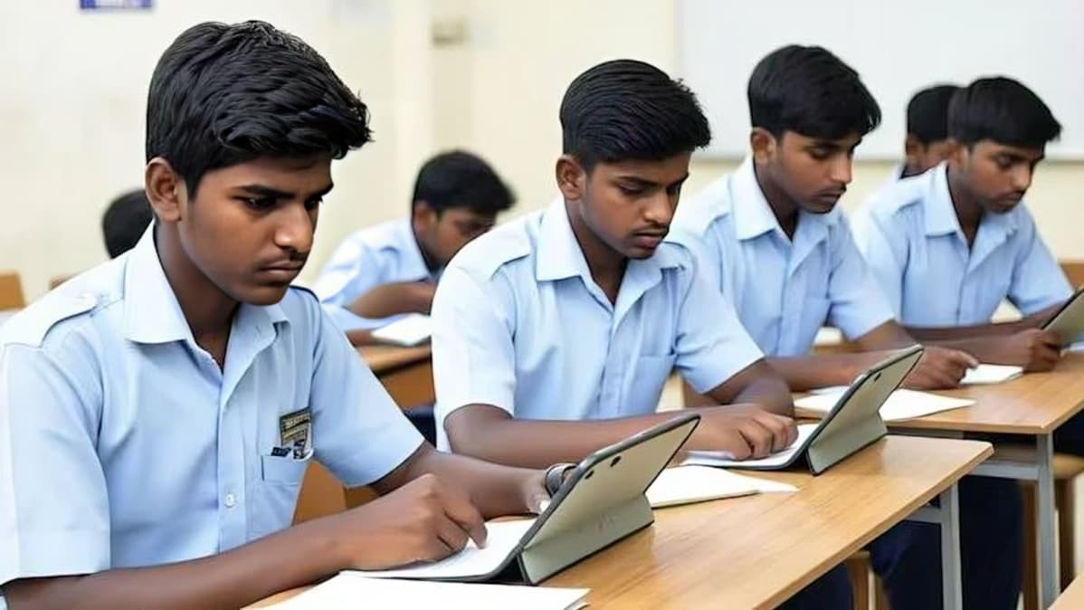 West Bengal May Replace Class 11 Mobile Phone Grant With Education Tablet Support