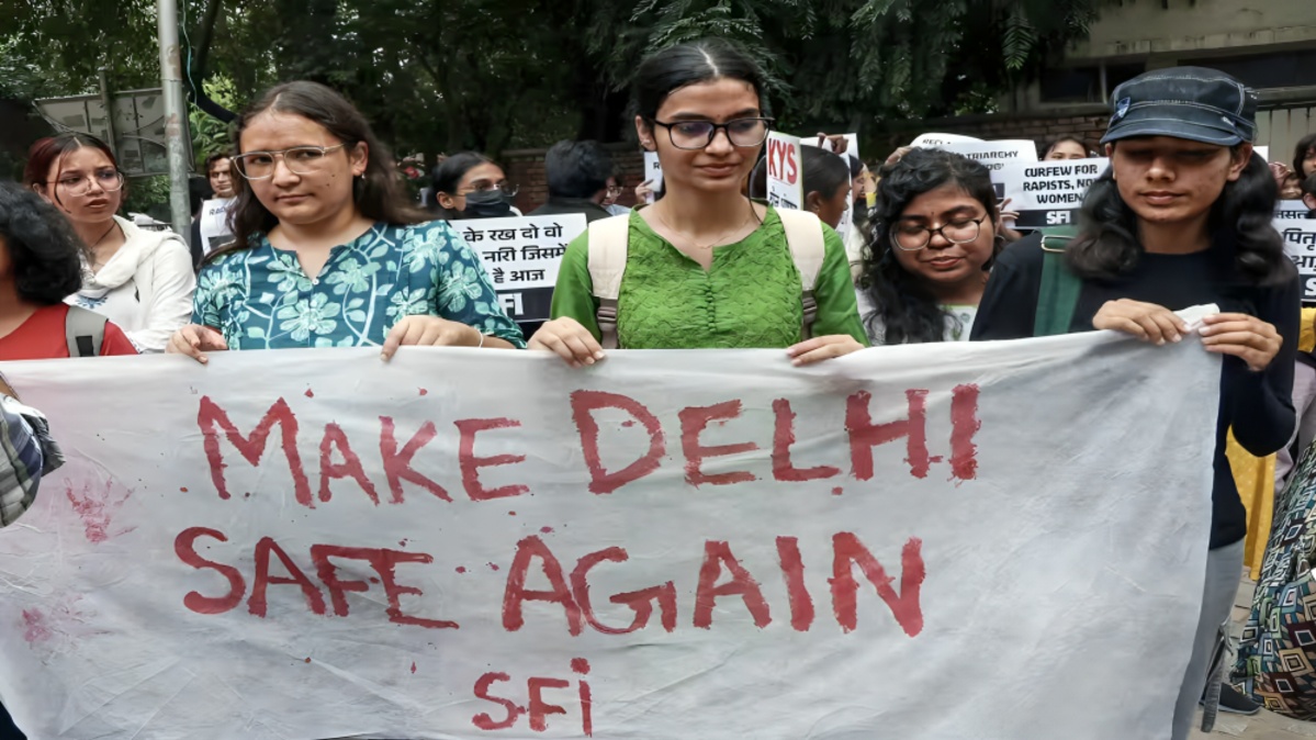 SFI Students March to Delhi Secretariat Over Sexual Violence, Seek Better Safety Measures