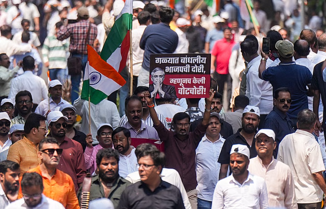 Fadnavis Calls Uddhav and Raj Thackeray ‘Ghajinis’ Over Mumbai Protest Against Election Commission