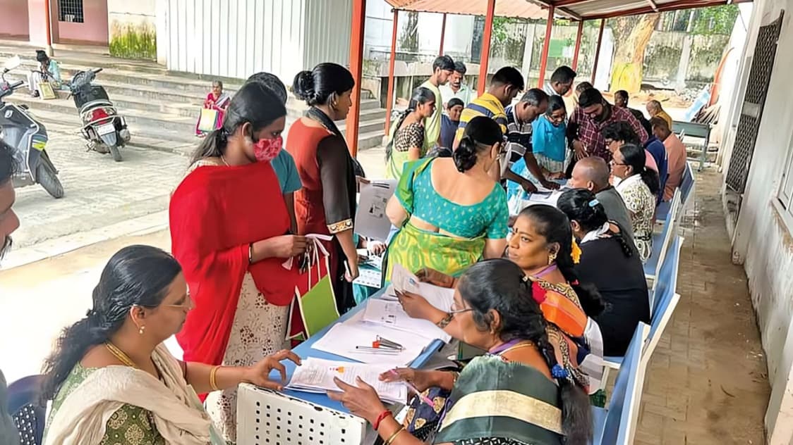 அக்டோபர் 10ல் வாக்காளர் சேர்ப்பு சிறப்பு முகாம் தமிழகம் முழுவதும் ஏற்பாடு