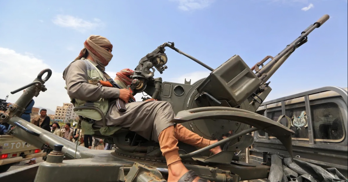 Yemen Conflict Escalates as Saudi Coalition Strikes Houthi Targets After Airport Attacks