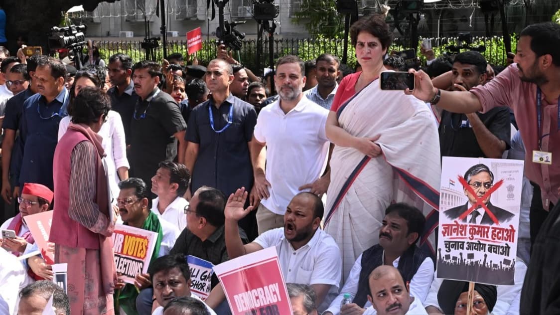 Rahul and Priyanka Gandhi Join Neha Bora as Thousands March Towards Supreme Court in Delhi