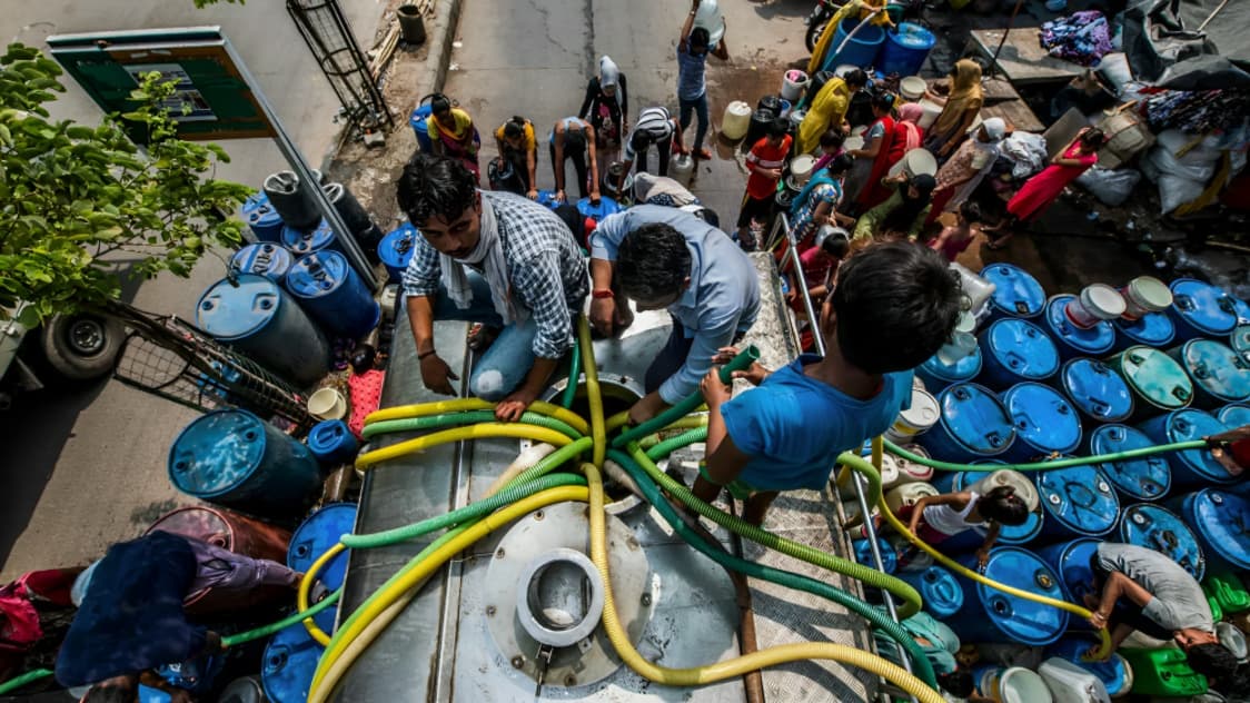 சென்னையின் குடிநீர் ஆதாரங்களில் நீரிருப்பு குறைவு பருவமழை பொய்த்ததால் தட்டுப்பாடு அபாயம்