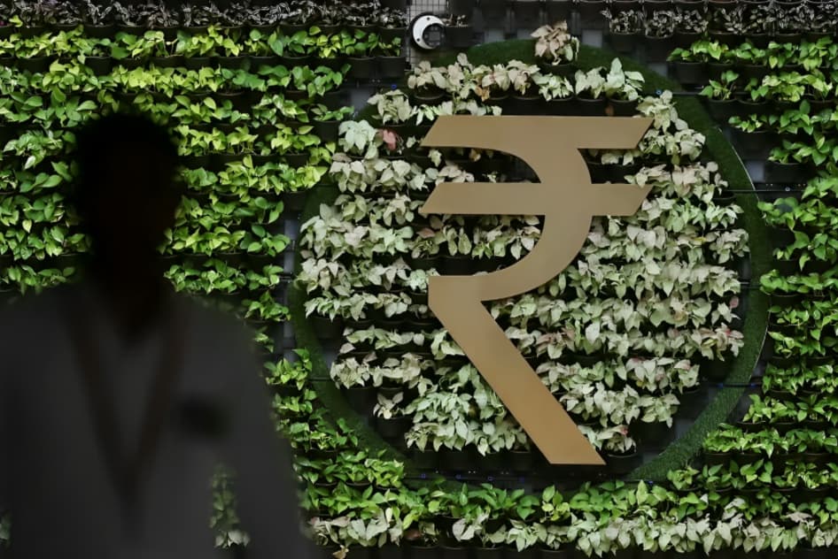 Indian Rupee Hits One Month High as RBI Steps Curb Forex Speculation