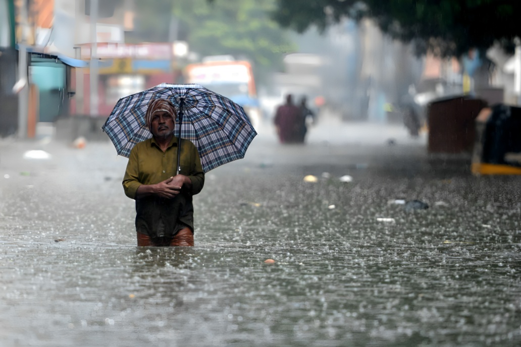 ராணிப்பேட்டை மாவட்டத்தில் பலத்த காற்றுடன் கனமழை: குளிர்ந்த வானிலையால் மக்கள் மகிழ்ச்சி