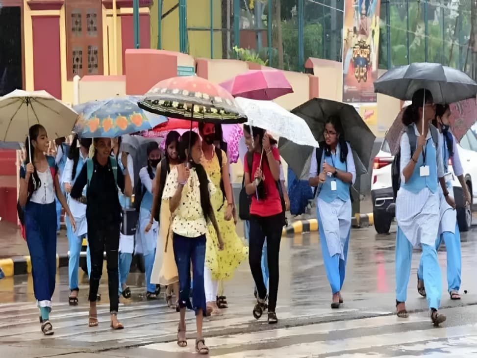 சென்னையைச் சுற்றிய நான்கு மாவட்டங்களில் பள்ளிகளுக்கு விடுமுறை அறிவிப்பு
