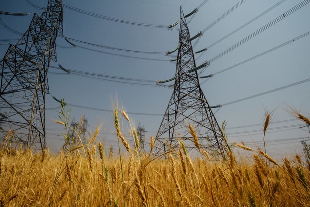 Wisconsin Farmers Challenge Proposed 765-Kilovolt Power Line Over Land Use and Property Concerns