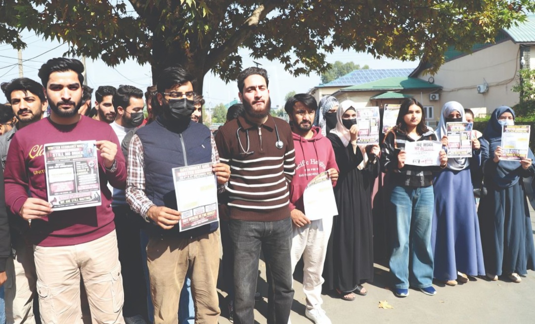 Jammu and Kashmir Doubles MBBS, BDS Interns’ Stipend to Rs 25,000 Following Protests