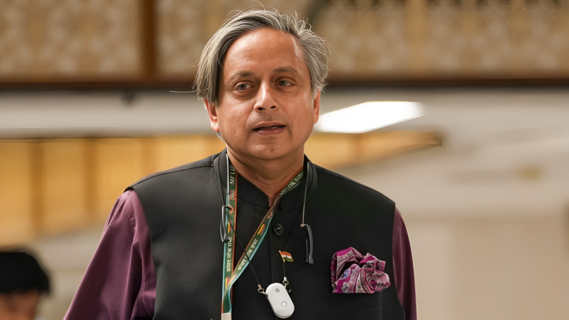 Shashi Tharoor Condemns Removal of Raihan Vadra’s Photos from Delhi Exhibition