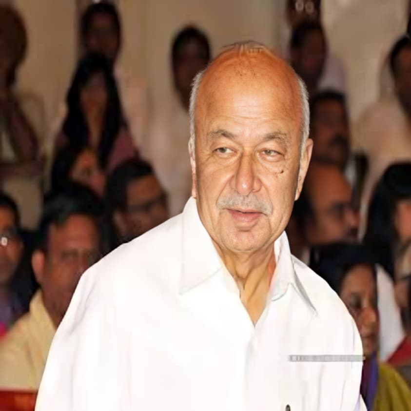 Congress Veteran Sushilkumar Shinde Says He Was Invited to Join BJP Several Times