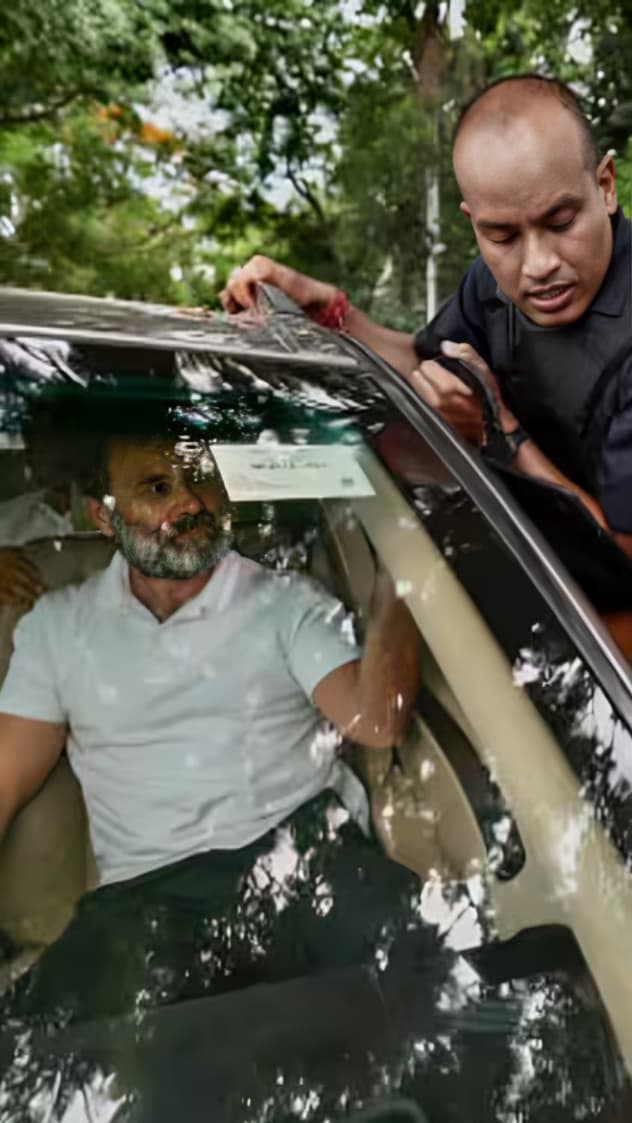 Rahul Gandhi’s Convoy Vehicles Collide on Purvanchal Expressway