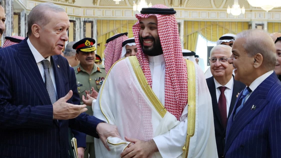 Mecca Pact Officials Visit Iran for Security Talks Amid Fears of Renewed War