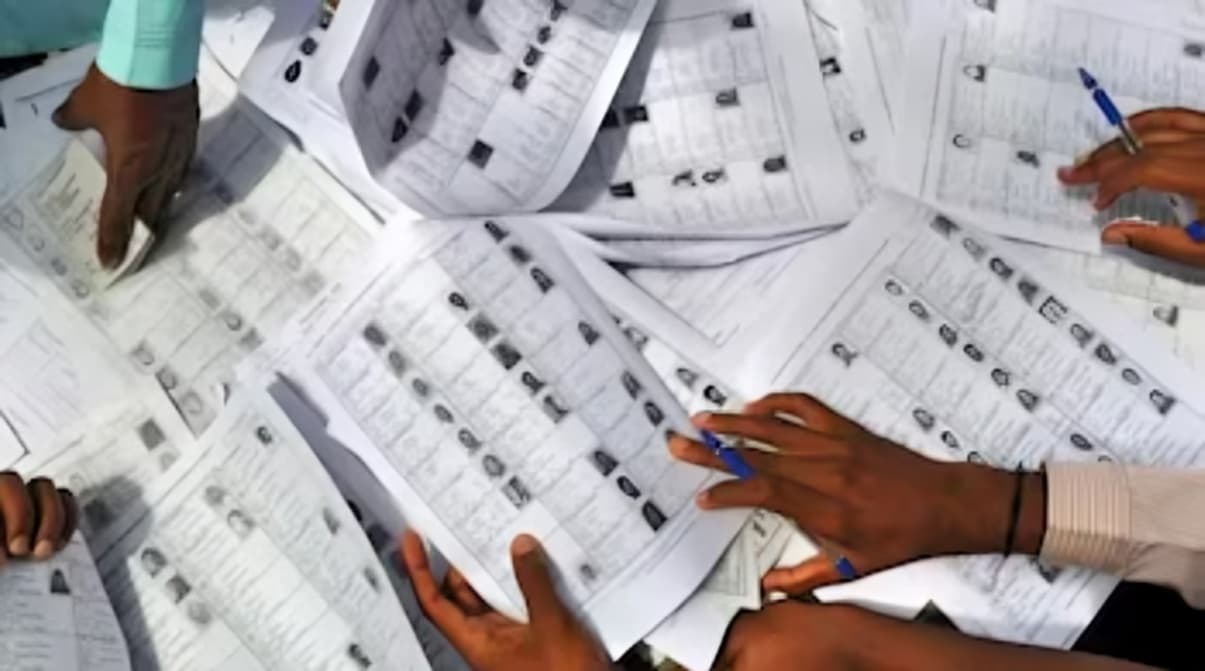 Election Commission Issues Transfer Guidelines for Officials Ahead of 2027 Uttar Pradesh Assembly Elections