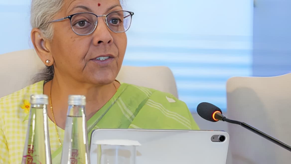 FM Sitharaman Hits Back at Rahul Gandhi Over IDBI Bank Sale, Says Congress-Era Banking Favoured the Powerful