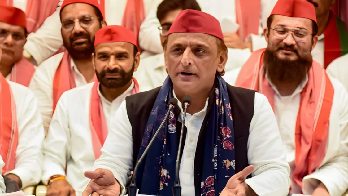 Akhilesh Yadav Accuses Yogi Adityanath of Prioritising Gorakhpur Over Varanasi in UP MLC Polls