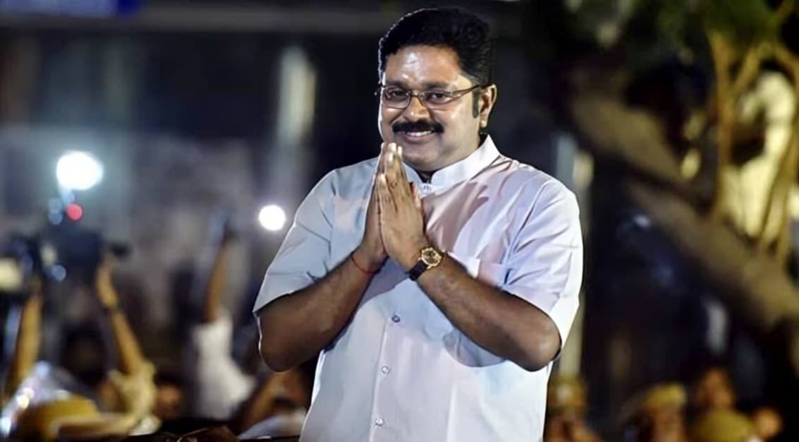 தேவர் திருமகனாரின் 64வது குருபூஜை டிடிவி தினகரன் மலர்மாலை அணிவித்து மரியாதை தமிழக அரசுக்கு எதிராகக் கடும் விமர்சனம்