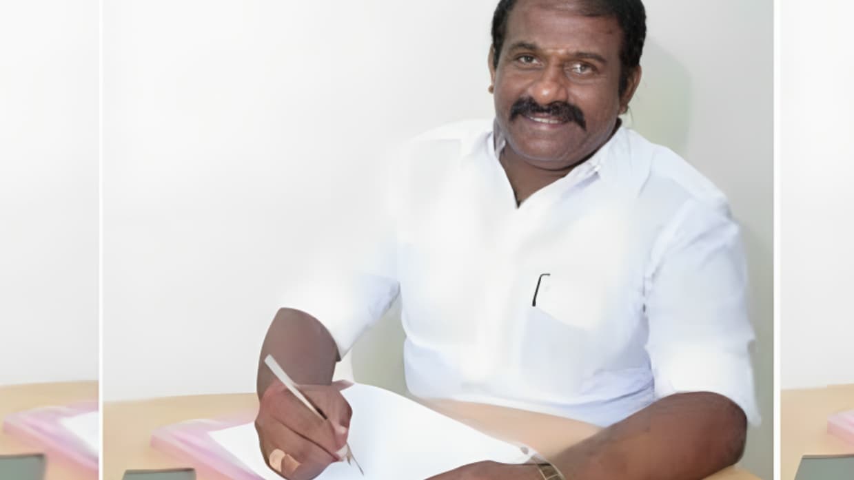 விஜய் குறித்து அவதூறாகப் பேசியதாகப் புகார்: விசாரணைக்கு ஆஜரான வசந்தம் கார்த்திகேயன்